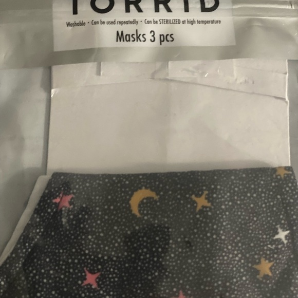 Torrid - Reusable Face masks - Picture 2 of 6